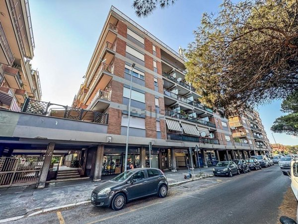 appartamento in vendita a Roma in zona Ostia