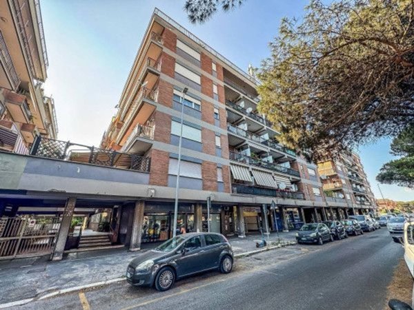 appartamento in vendita a Roma in zona Ostia