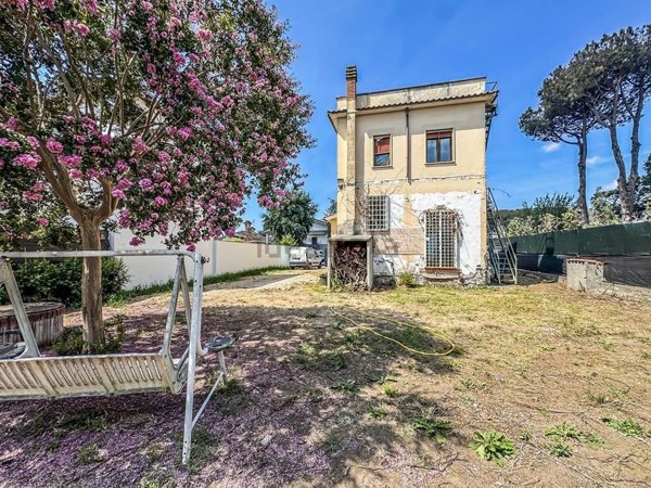 casa indipendente in vendita a Roma in zona Infernetto