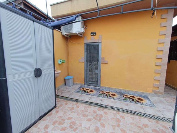 appartamento in vendita a Roma in zona Lago Regillo