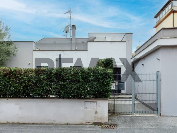 appartamento in vendita a Roma in zona Ponte Mammolo