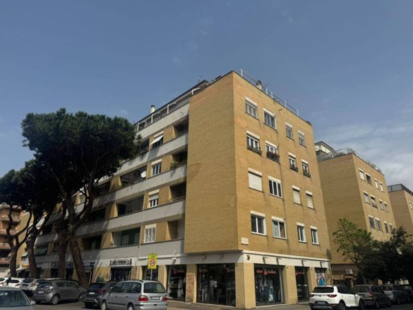 appartamento in vendita a Roma in zona Ostia