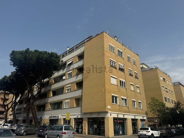 appartamento in vendita a Roma in zona Ostia