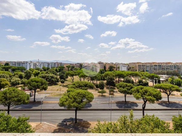 appartamento in vendita a Roma in zona EUR