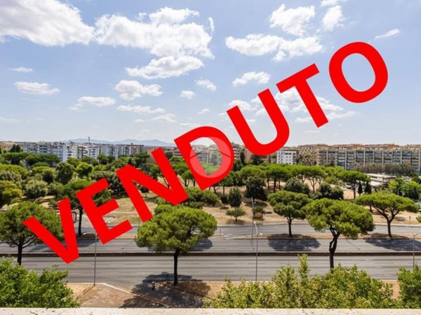 appartamento in vendita a Roma in zona EUR