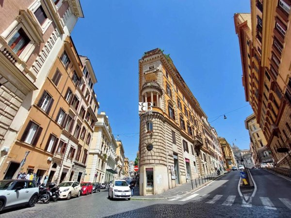 negozio in vendita a Roma in zona Rione Monti/Campitelli