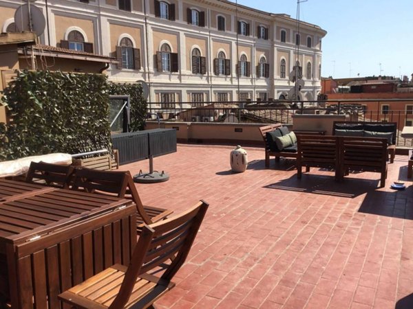 appartamento in vendita a Roma in zona Trevi-Colonna