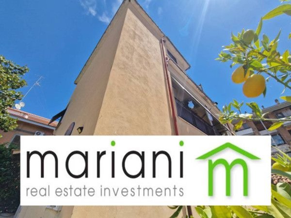 appartamento in vendita a Roma in zona Falcognana