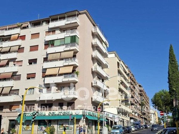 appartamento in vendita a Roma in zona Appio Latino