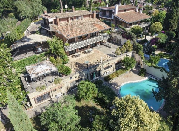 casa indipendente in vendita a Roma in zona EUR