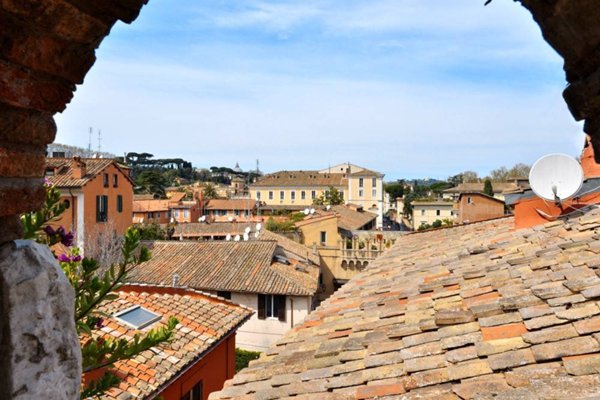 appartamento in vendita a Roma in zona Trastevere