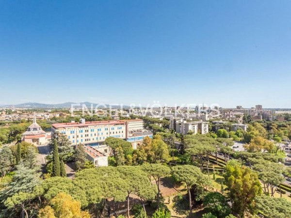 appartamento in vendita a Roma in zona EUR