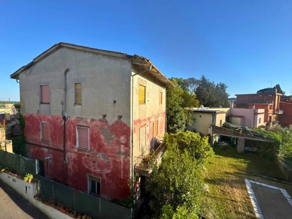 casa indipendente in vendita a Roma in zona Torrione Cerquetta