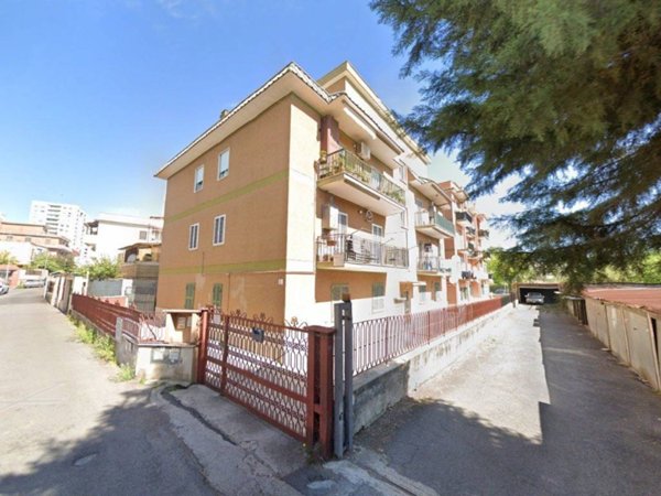 appartamento in vendita a Roma in zona Torre Gaia