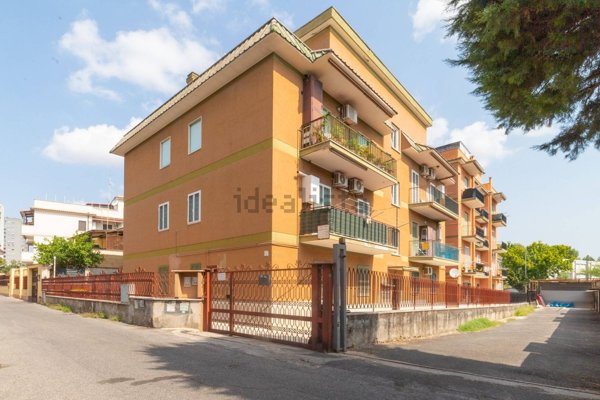 appartamento in vendita a Roma in zona Torre Gaia