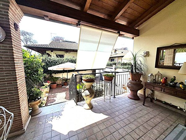 casa indipendente in vendita a Roma in zona Infernetto