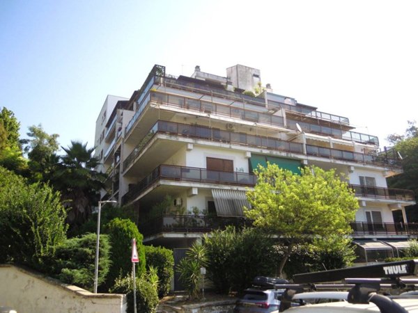 appartamento in vendita a Roma in zona Tomba di Nerone