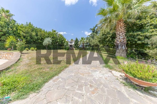 casa indipendente in vendita a Roma in zona La Giustiniana
