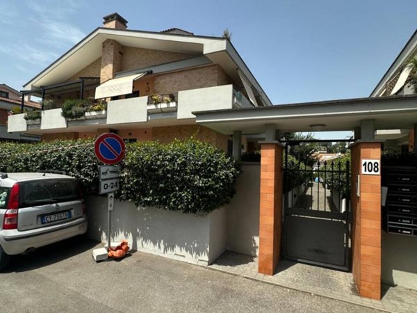 appartamento in vendita a Roma in zona Selva Candida