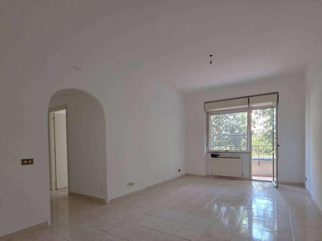 appartamento in vendita a Roma in zona Axa