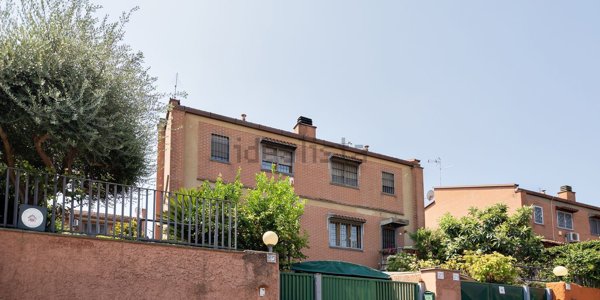 casa indipendente in vendita a Roma in zona Spinaceto