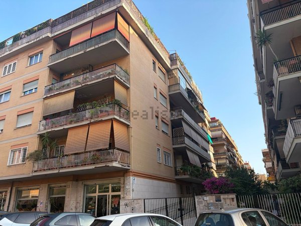 appartamento in vendita a Roma in zona Ostia