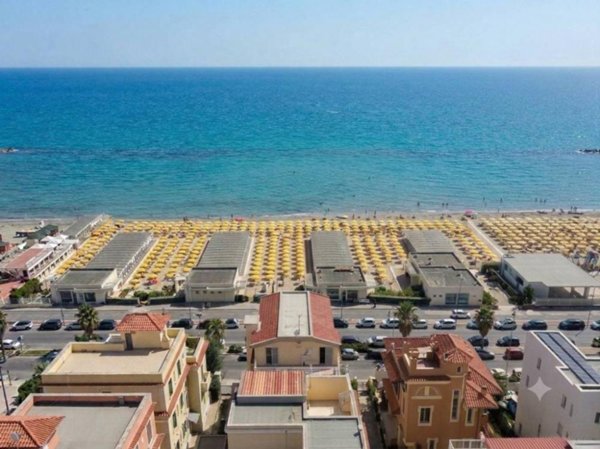 appartamento in vendita a Roma in zona Ostia