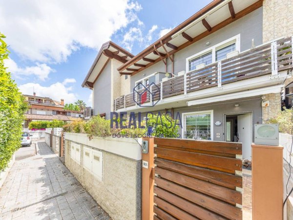 appartamento in vendita a Roma in zona Castel di Leva