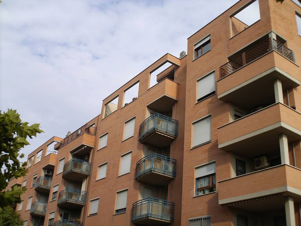 appartamento in vendita a Roma in zona Ostia