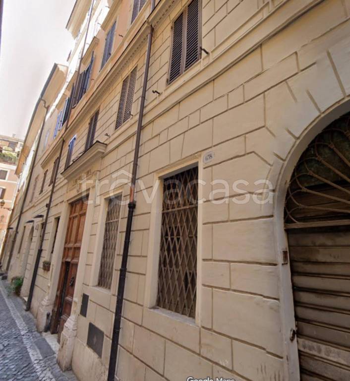 appartamento in vendita a Roma in zona Trevi-Colonna