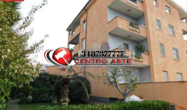 appartamento in vendita a Roma in zona Dragona/Bagnoletto