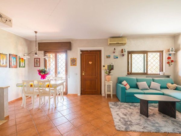 casa indipendente in vendita a Roma in zona Infernetto