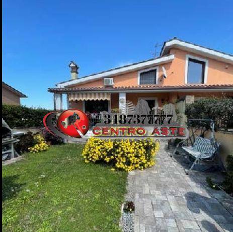 appartamento in vendita a Roma in zona Lunghezza