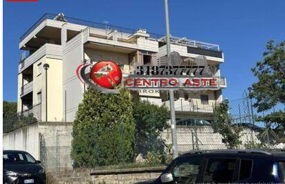 appartamento in vendita a Roma in zona Lunghezza