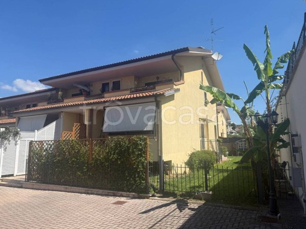appartamento in vendita a Roma in zona Casalotti