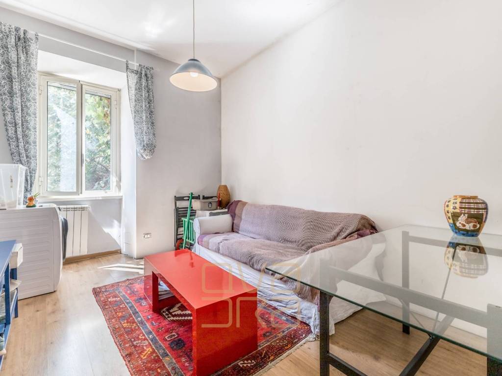 appartamento in vendita a Roma in zona Ostiense