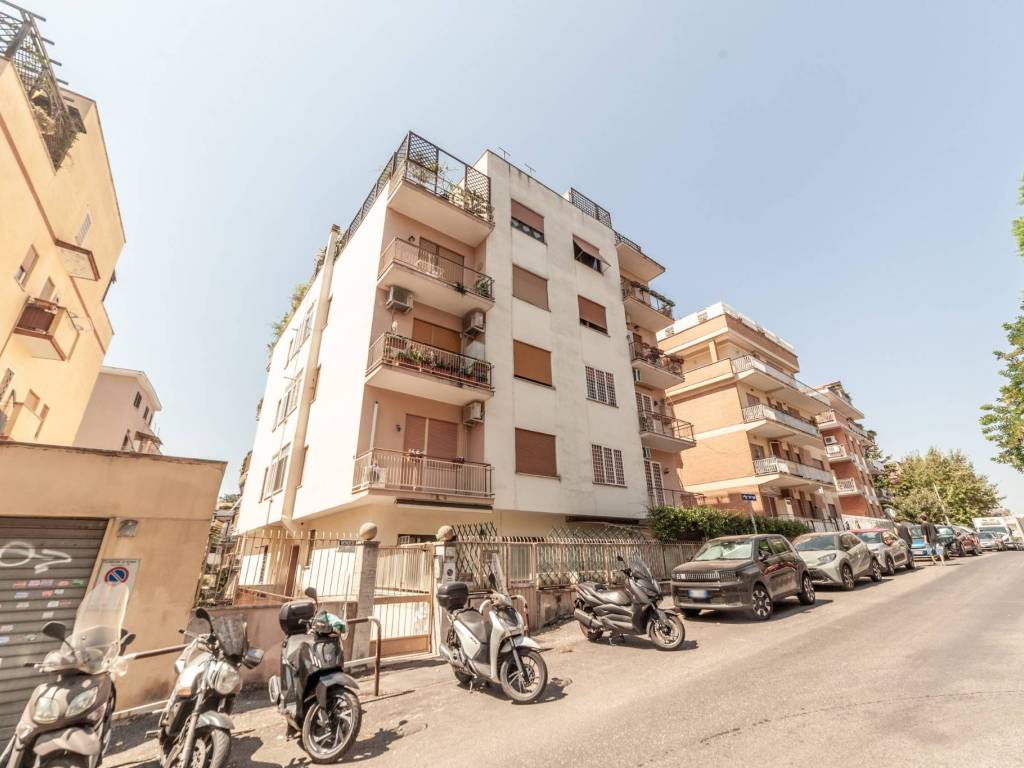 appartamento in vendita a Roma in zona Monte Sacro/Talenti