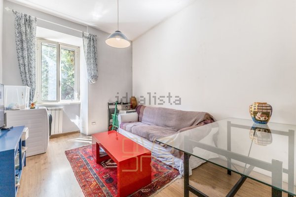 appartamento in vendita a Roma in zona Ostiense