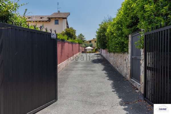 casa indipendente in vendita a Roma in zona Borghesiana