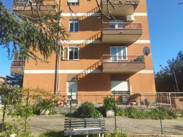 appartamento in vendita a Roma in zona Cesano