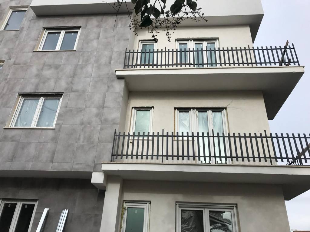 appartamento in vendita a Roma in zona Torre Angela