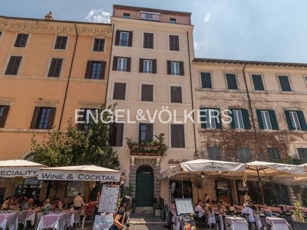 appartamento in vendita a Roma in zona Parione/Sant'Eustachio