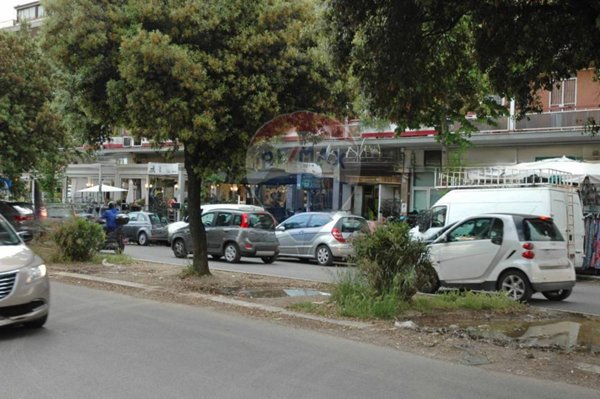 locale commerciale in vendita a Roma in zona Gianicolense