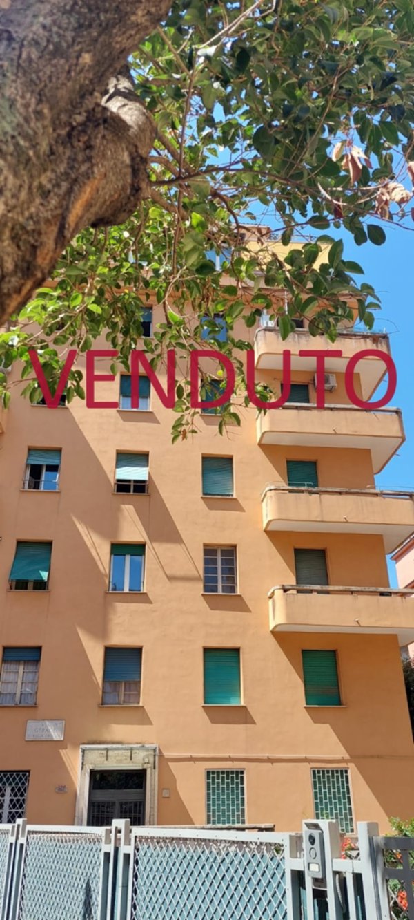appartamento in vendita a Roma in zona Tuscolano