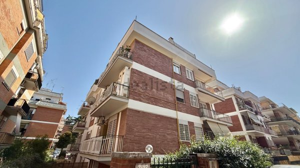 appartamento in vendita a Roma in zona Corviale