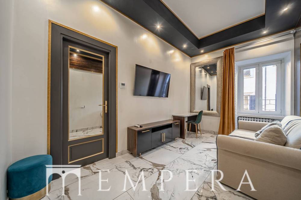 appartamento in vendita a Roma in zona Trevi-Colonna