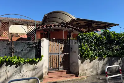 casa indipendente in vendita a Roma in zona Ardeatino