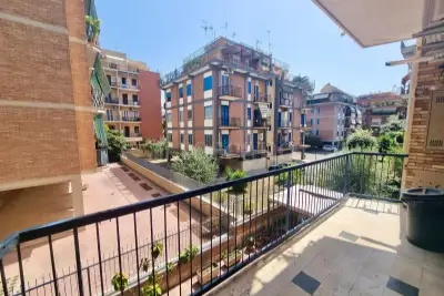 appartamento in vendita a Roma in zona Appio Claudio
