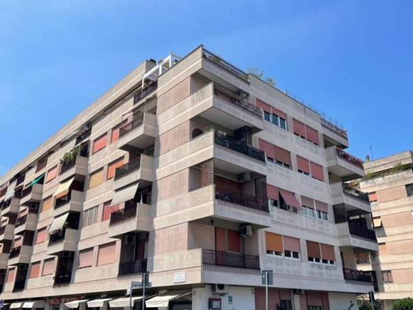 appartamento in vendita a Roma in zona Ostia