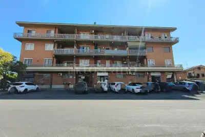 appartamento in vendita a Roma in zona Casal Morena